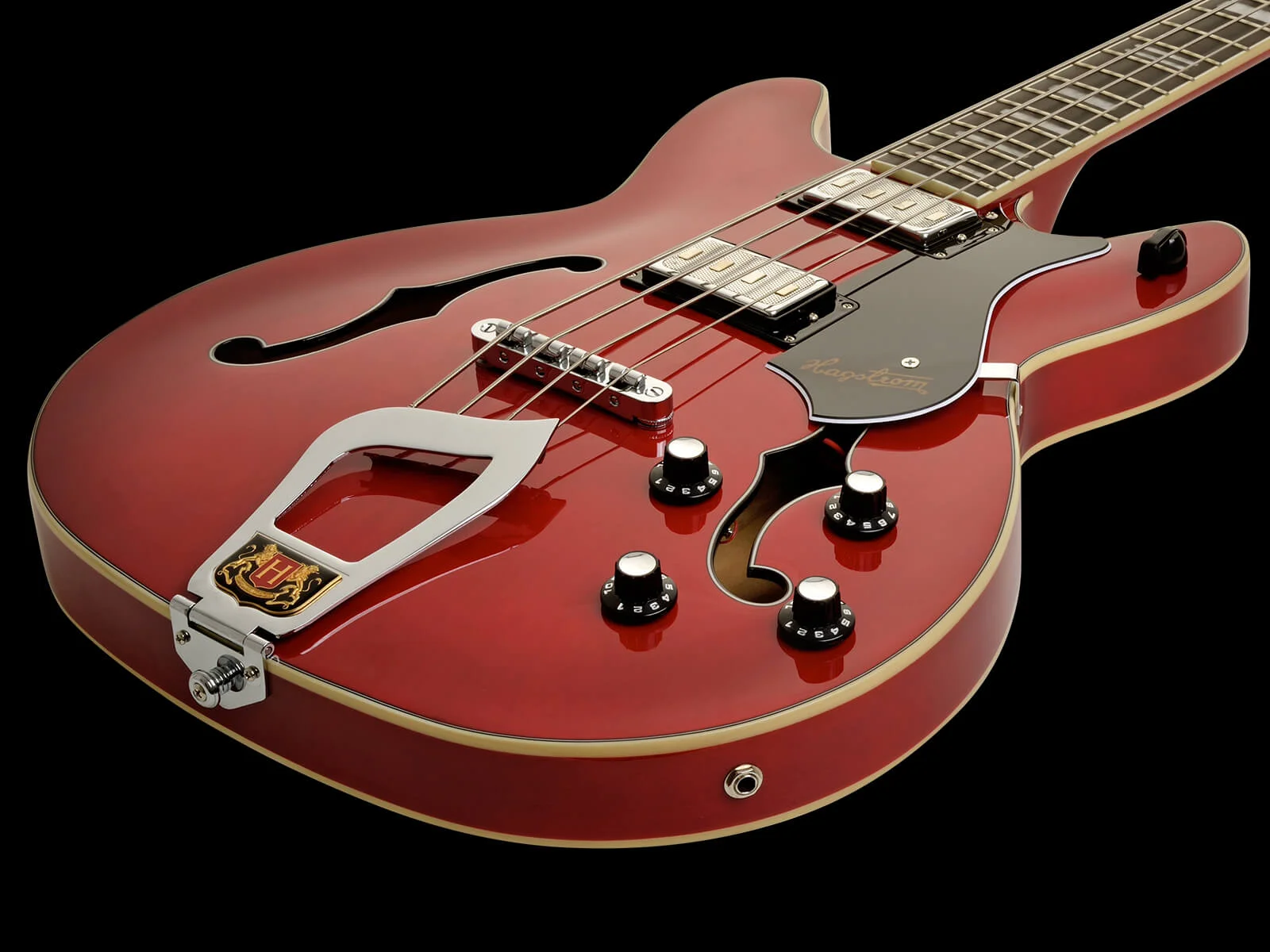 瑞典工藝與英倫搖滾的低音交響：Hagstrom Viking Bass 與 Hofner 的傳奇對決